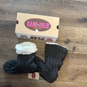 Muk‎ luks boots dark gray large 8-9